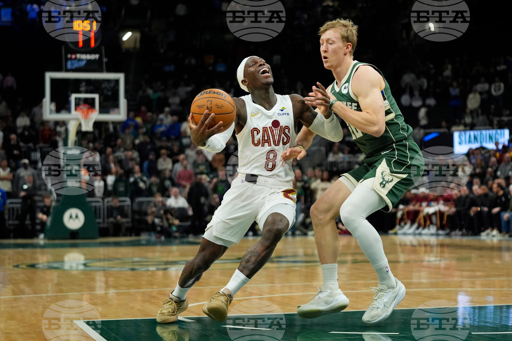 Cavaliers Bucks Basketball