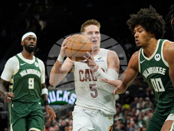 Cavaliers Bucks Basketball