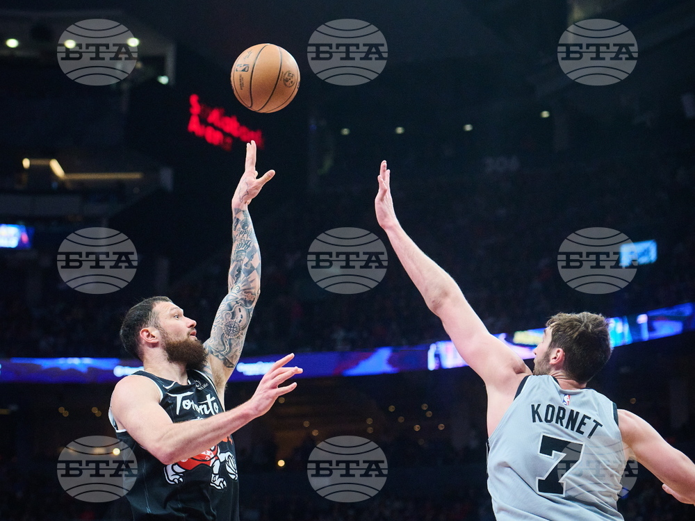 Spurs Raptors Basketball