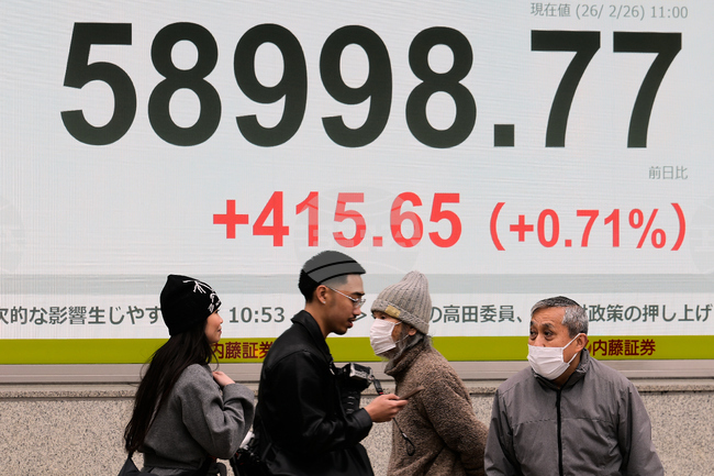 Японските акции поскъпнаха в края на сесията въпреки спада на Уолстрийт