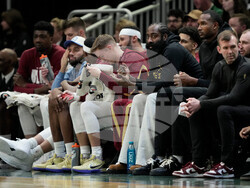 Cavaliers Bucks Basketball