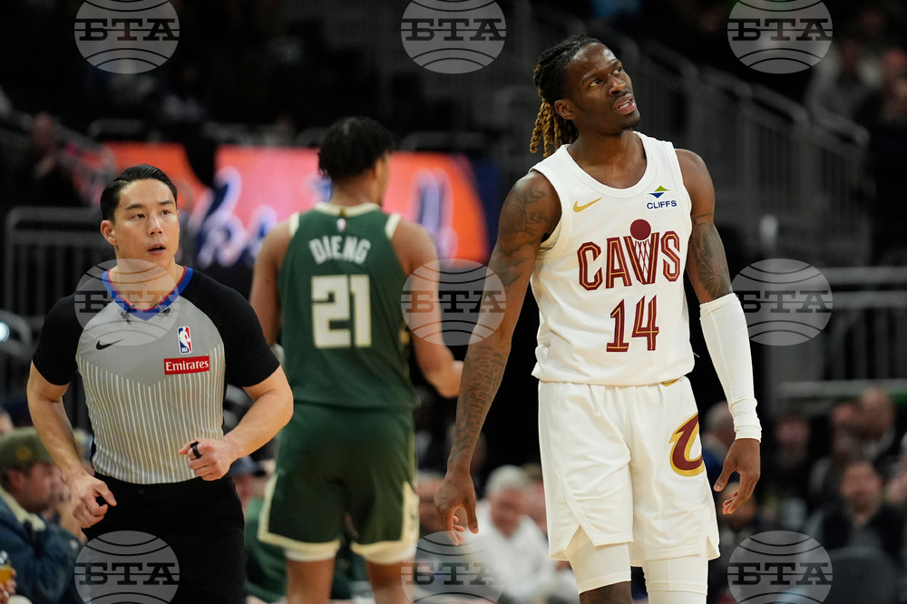 Cavaliers Bucks Basketball