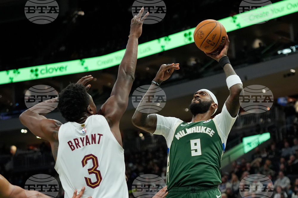 Cavaliers Bucks Basketball