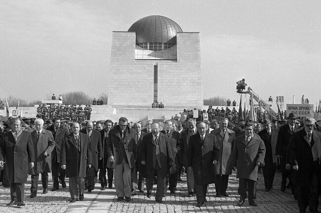 На 28 февруари 1978 г. в Русе е открит Пантеонът на възрожденците по повод 100-годишнината от Освобождението на България 