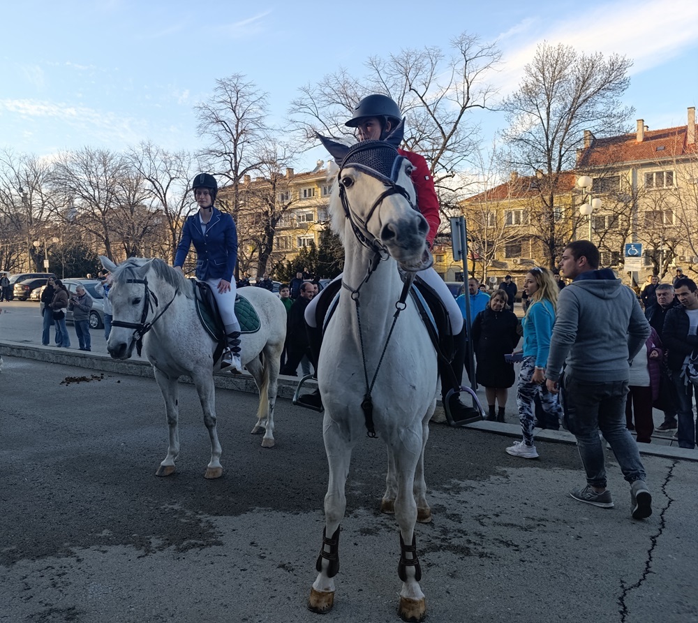 Шумен отбелязва Тодоровден с участието на клубовете по конен спорт и надпревари на Хиподрума