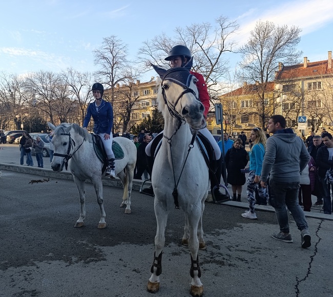 Шумен отбелязва Тодоровден с участието на клубовете по конен спорт и надпревари на Хиподрума