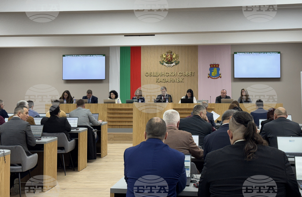 Общо 25 предложения обсъдиха общинските съветници в Казанлък в рамките на две редовни заседания за деня