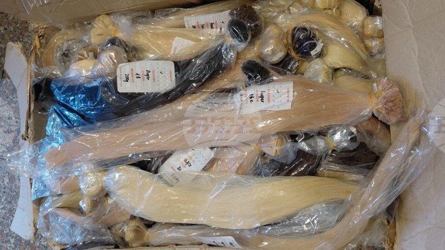 Опит за измама с екстеншъни за коса предотвратиха митнически служители в София