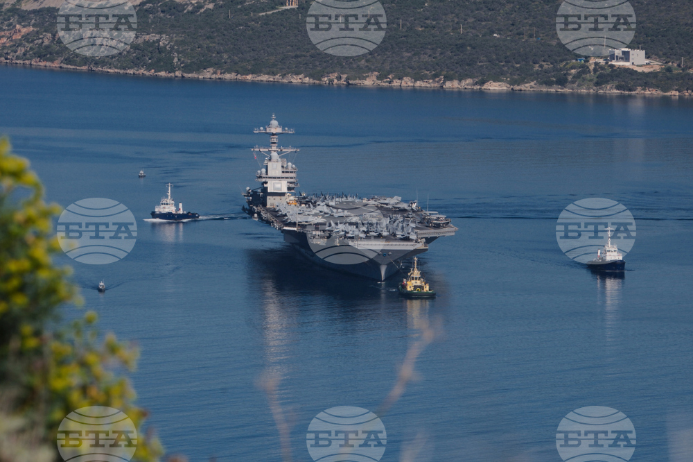 Базата Суда на гръцкия остров Крит е била поставена в състояние на повишена готовност