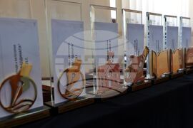 Годишни награди за образование по икономика в средните училища за 2025 г.