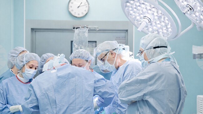 Специалисти от Военномедицинска академия извършиха първата чернодробна трансплантация за тази година