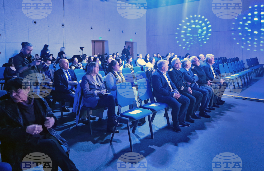 Стресът е системна психосоциална опасност и води до хронични заболявания, посочиха експерти