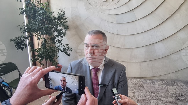 Община Сливен няма да оспорва съдебните решения срещу създаването на селищни образувания "Даулите" и "Карандила", заяви кметът Стефан Радев