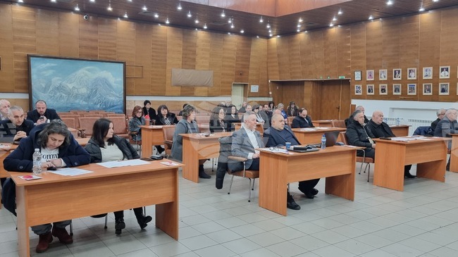 Общинският съвет в Карлово ще гласува предложение Общината да управлява изцяло търговско дружество „Карловогаз“ ООД