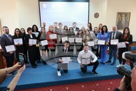 Годишни награди за образование по икономика в средните училища за 2025 г.