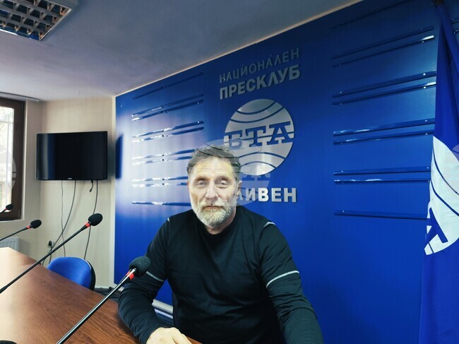 Човек е художник, още преди да се научи да рисува, каза Александър Дойчинов, директор на Националната художествена гимназия в Сливен