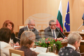 „Образованието - ключ към историческата памет, родолюбието и просветеното общество“ - кръгла маса