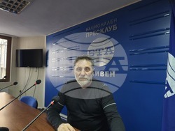 Човек е художник още преди да се научи да рисува, каза Александър Дойчинов