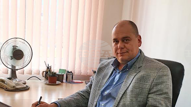 Процедурите по наемане на хора от трети страни в България понякога отнемат повече от 6 или 12 месеца, предупреди експерт