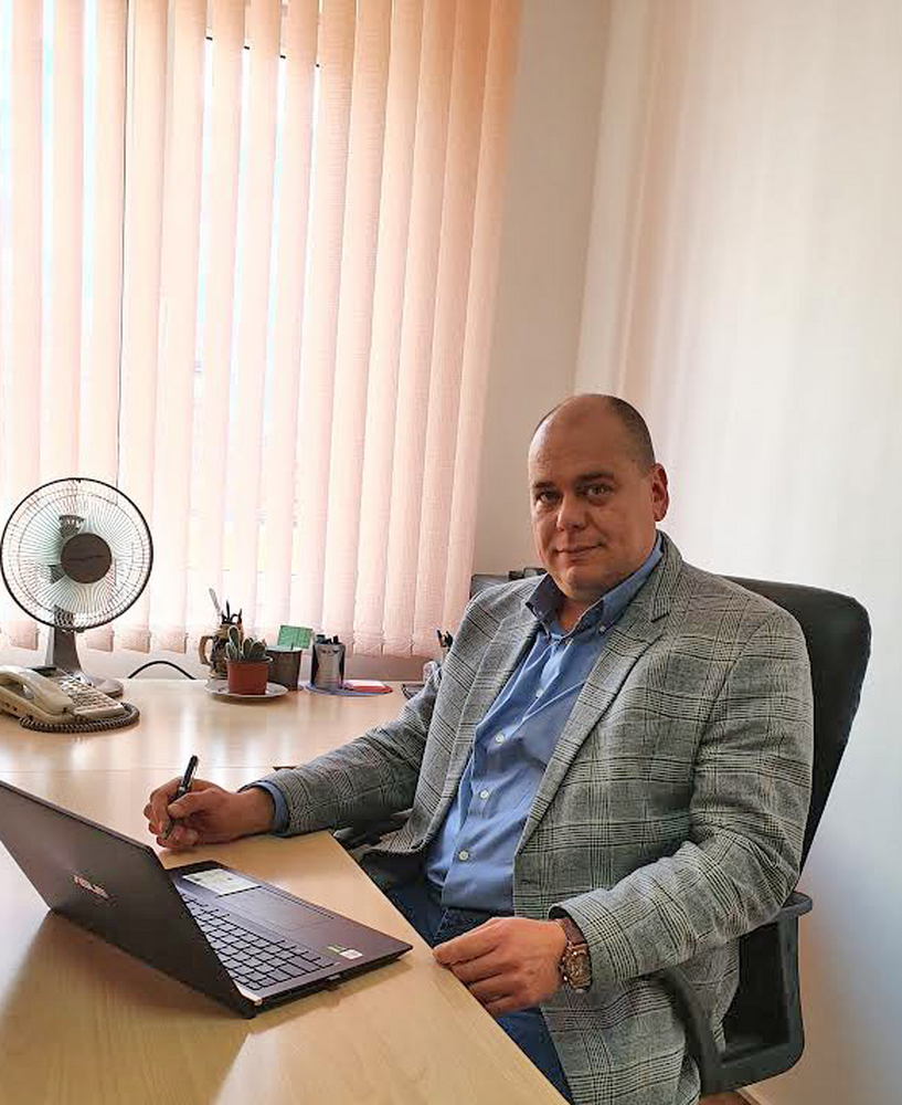 Процедурите по наемане на хора от трети страни в България понякога отнемат повече от 6 или 12 месеца, предупреди експерт