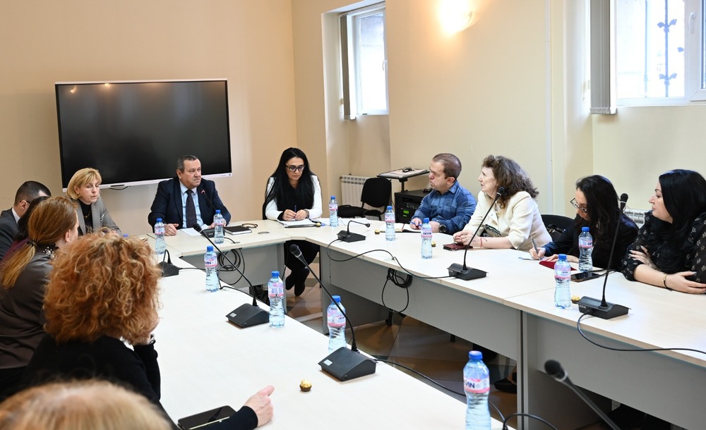 Social Policy Minister Ademov Holds Talks with Disability Advocacy Organizations