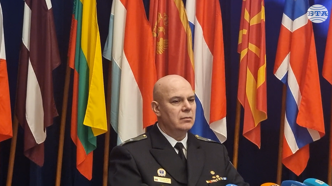 В деня на инцидента с потъналия риболовен кораб не са постъпвали сигнали за миноподобни обекти, каза командирът на ВМС