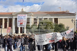 Гърция - Атина - шествие - годишнина от влаковата катастрофа в Темпе
