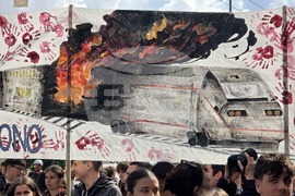 Гърция - Атина - шествие - годишнина от влаковата катастрофа в Темпе