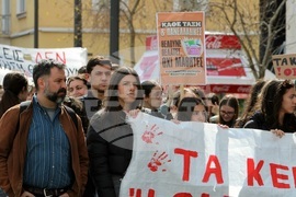 Гърция - Атина - шествие - годишнина от влаковата катастрофа в Темпе