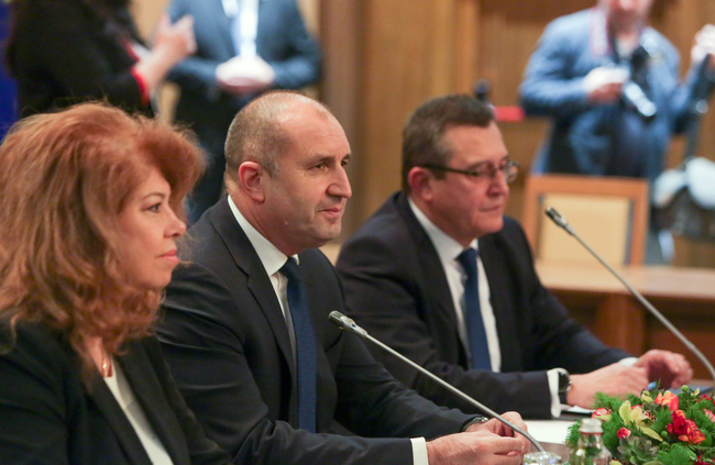 Румен Радев: Не се повдига темата за издигането на образованието в стратегически национален приоритет