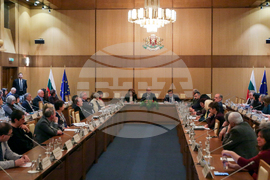 „Образованието - ключ към историческата памет, родолюбието и просветеното общество“ - кръгла маса