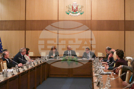 „Образованието - ключ към историческата памет, родолюбието и просветеното общество“ - кръгла маса