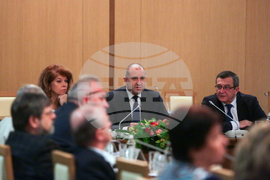 „Образованието - ключ към историческата памет, родолюбието и просветеното общество“ - кръгла маса