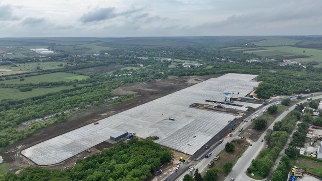 Областният управител Орлин Пенков с категорична позиция против придобиването на големия буферен паркинг от Община Русе