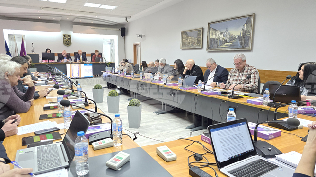 Общинският съвет в Ловеч одобри поемането на дългосрочен дълг от 2,252 млн. евро за изграждане на клетка на депото за отпадъци