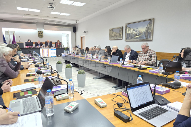 Общинският съвет в Ловеч одобри поемането на дългосрочен дълг от 2,252 млн. евро за изграждане на клетка на депото за отпадъци