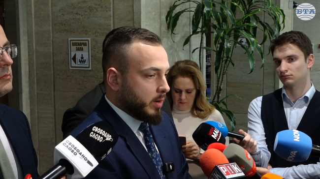 От „Възраждане“ се обявиха против промените в Кодекса за социално осигуряване, който определиха като лобизъм за частните пенсионни дружества