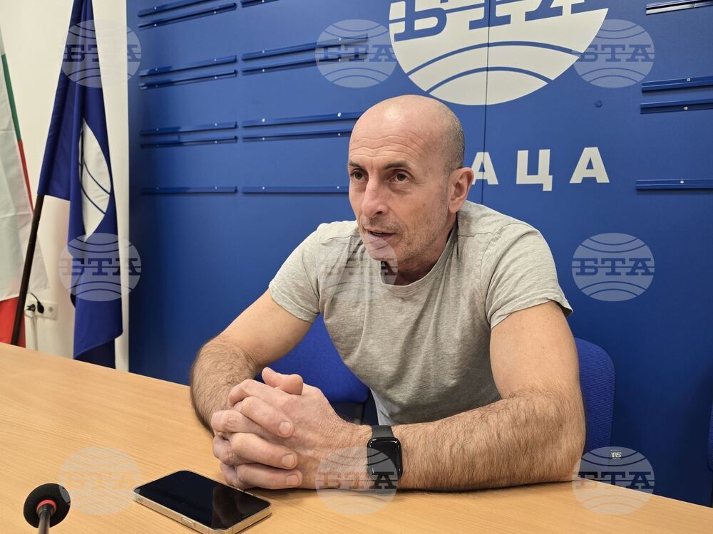 Обучението в НХА ми даде увереност да работя в монументални размери и да мисля в триизмерност, каза скулпторът Милен Василев 