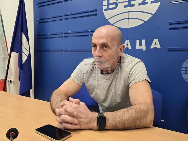 Обучението в НХА ми даде увереност да работя в монументални размери и да мисля в триизмерност, каза скулпторът Милен Василев 