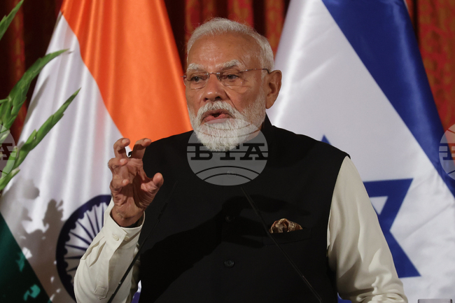 Индийският премиер съобщи, че е разговарял с иранския президент Пезешкиан