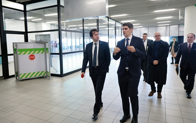 Министър Исмаилов: Летище „Васил Левски“ София работи с пълен капацитет и без промяна в графика 