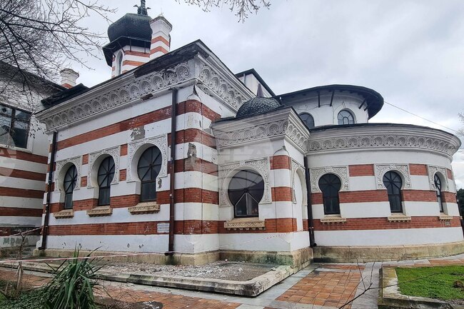 Общинският съвет в Плевен създаде временна комисия заради наложителен ремонт на галерия Дарение „Колекция Светлин Русев“ 