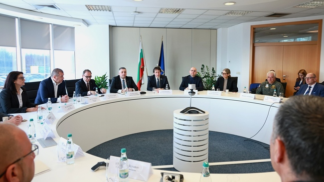 Няма промяна в графика на Летище „Васил Левски“ в София, е отчетено на оперативна среща в транспортното министерство