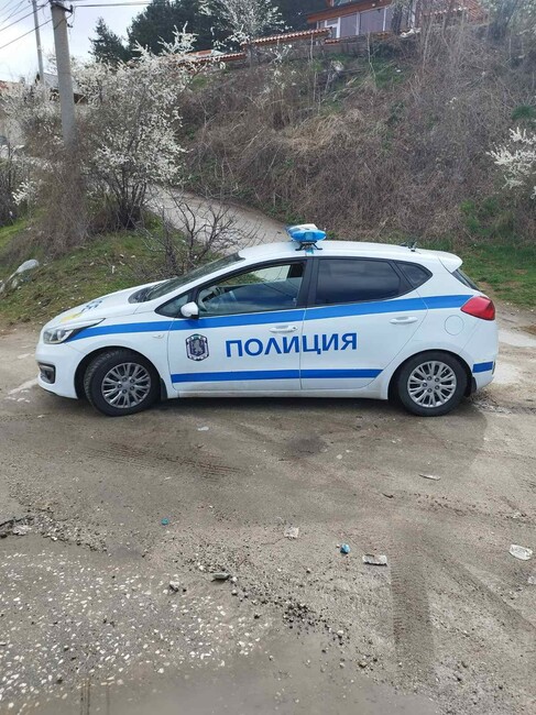 Заради катастрофа между два камиона движението при 76-ти километър на АМ "Тракия" в посока Бургас се осъществява в една лента