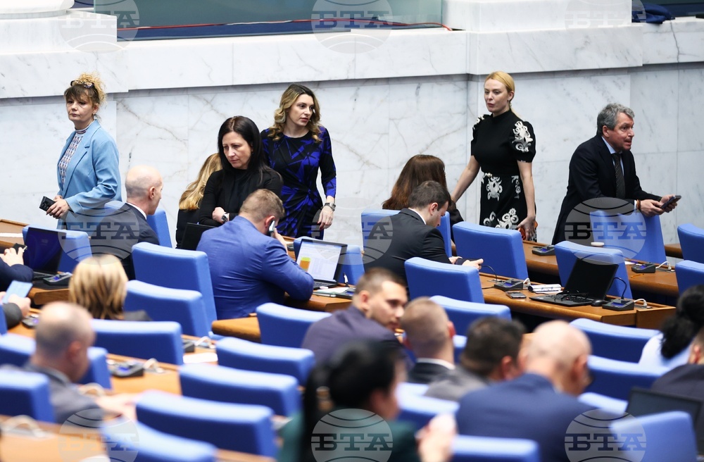 Parliament Obliges PM to Participate in Hearing on US Military Aircraft at Sofia Airport