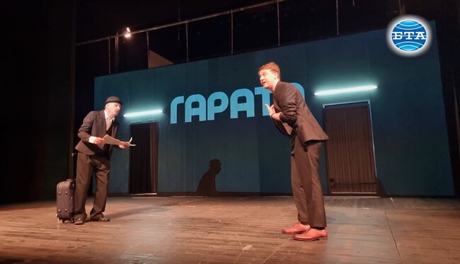 "Седемте стола" представя Драматичният театър в Ловеч тази вечер