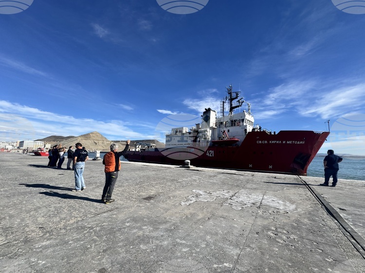 Bulgarian Ship RSV 421 Sets Off from Comodoro Rivadavia in Argentina