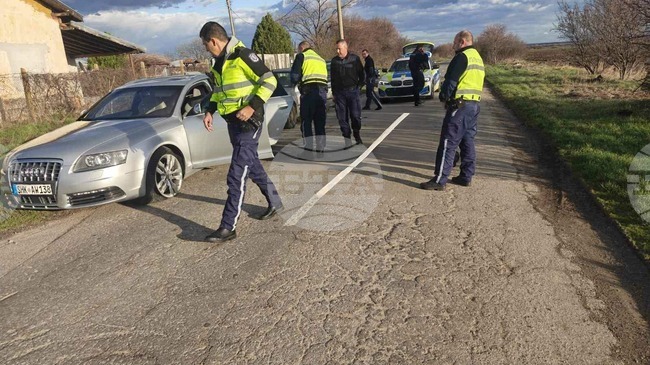 Полицията използва лента с шипове, за да спре отказал проверка шофьор в Новозагорско
