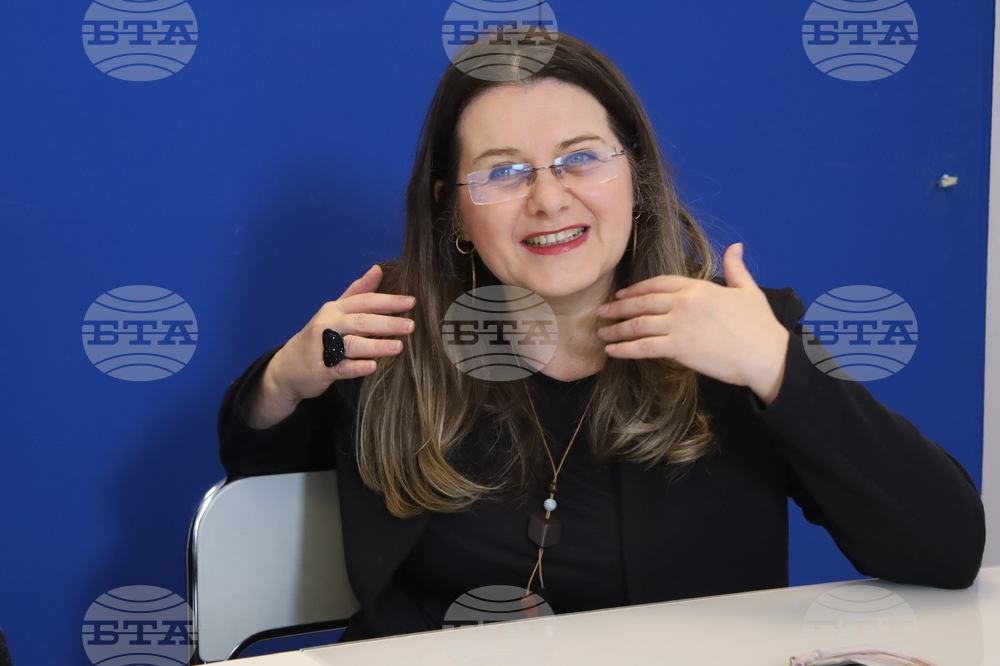 Румъния - Национален пресклуб на БТА-Букурещ - списание ЛИК - „130 години висше образование по изобразително изкуство“ - представяне