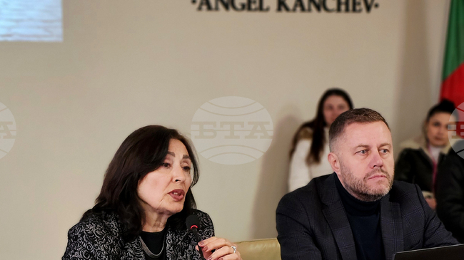 Таня Михайлова и Георги Милков представиха в Русе книгата си с разкази и документи за спасяването на медиците ни в Либия